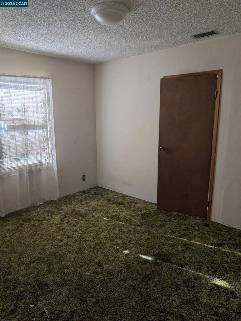 Oakland, CA 94605,7019 Krause Ave