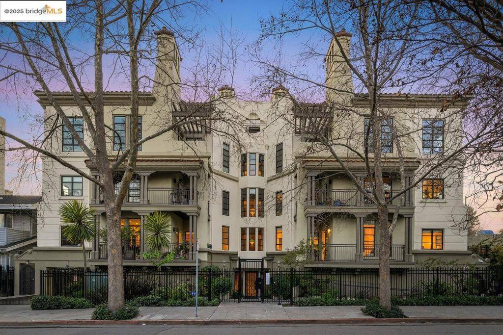 Oakland, CA 94610,711 Walker Avenue #102
