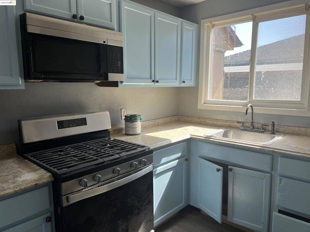 Oakland, CA 94621,920 69Th Ave