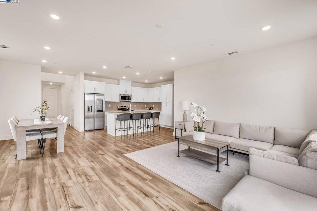 Tracy, CA 95377,5796 Markham Ct