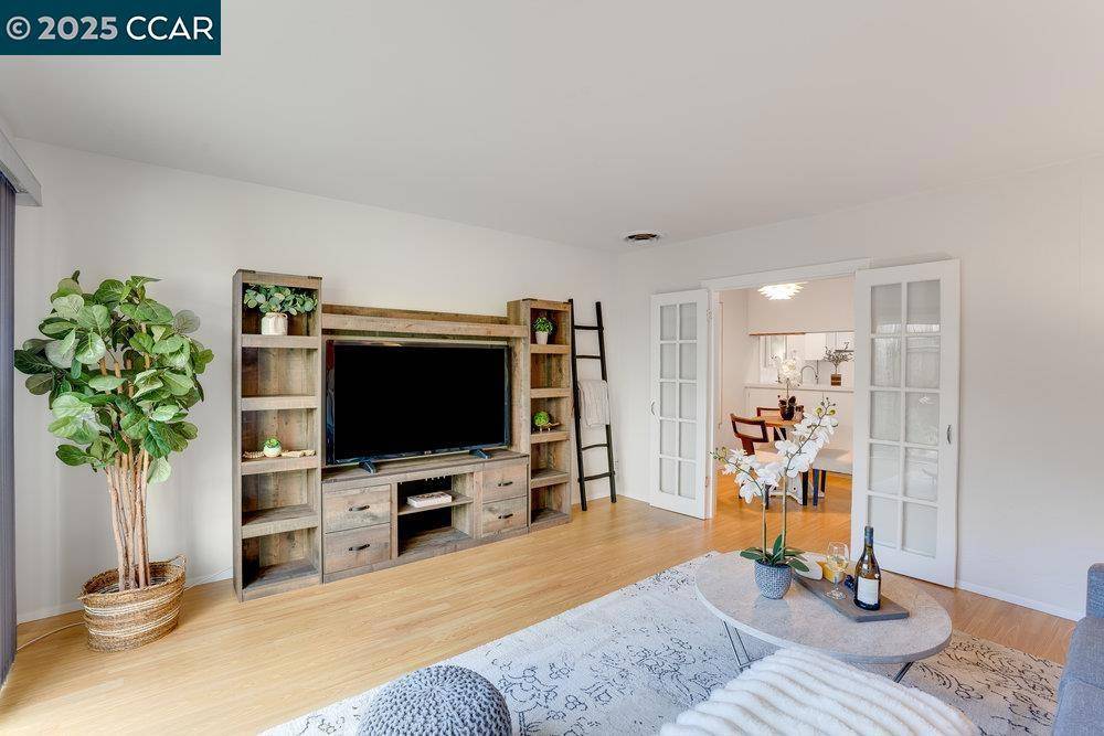 Walnut Creek, CA 94596,1411 Creekside Dr #11