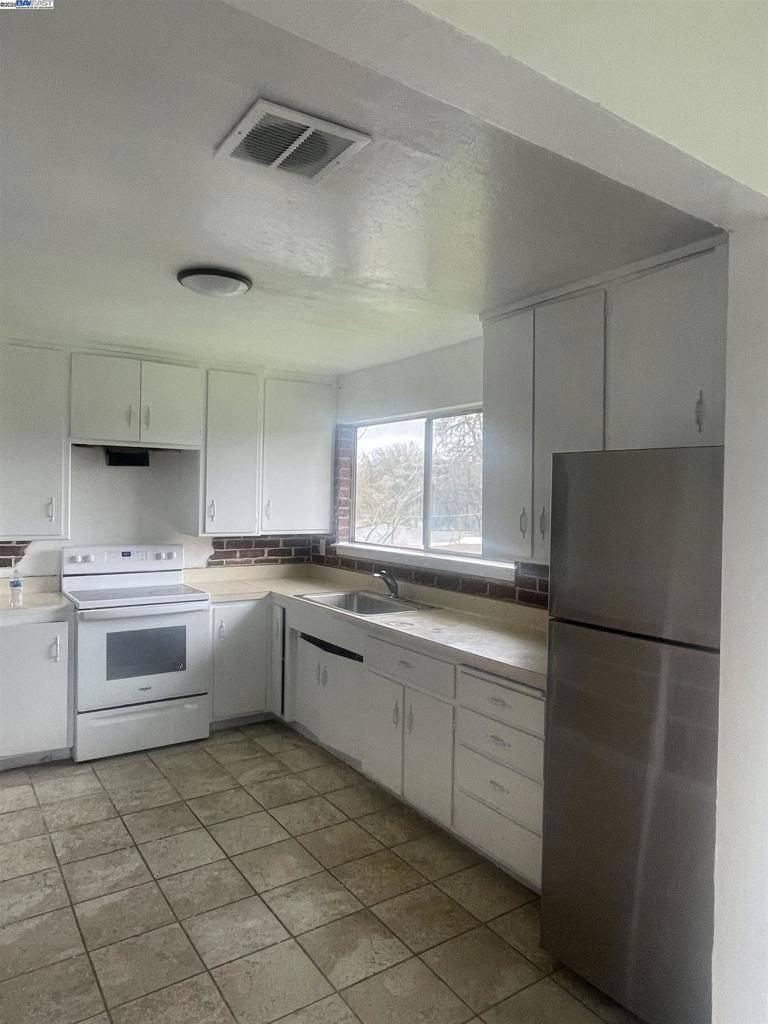 Clearlake, CA 95422,4083 Frye Ave