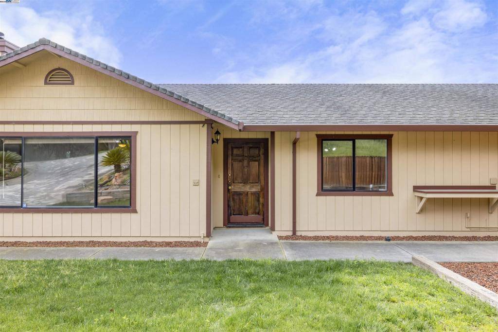 Salinas, CA 93907,6739 Leon Dr