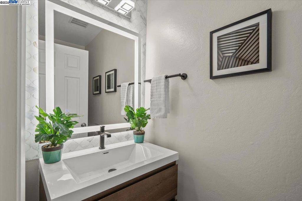Sunnyvale, CA 94087,830 Kingfisher Ter
