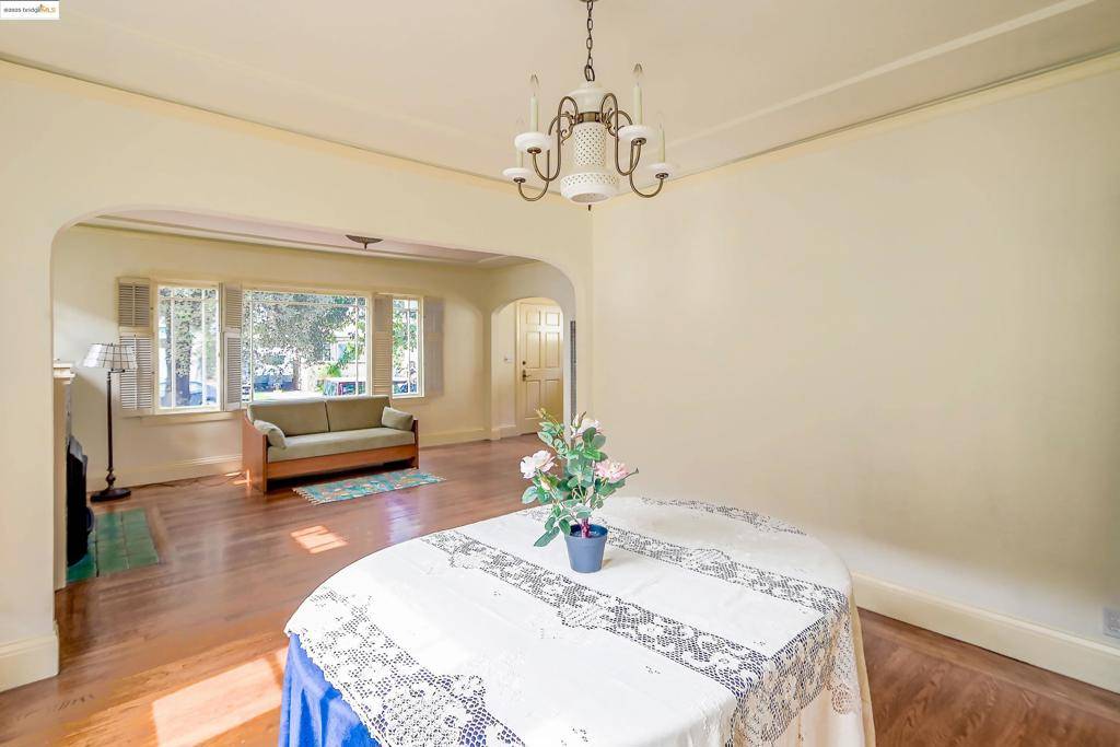 Berkeley, CA 94702,2741 Acton
