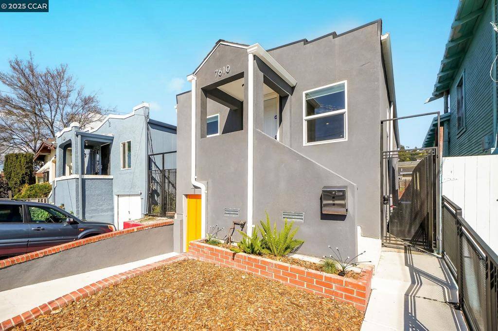 7610 Hillside St Oakland, CA 94605