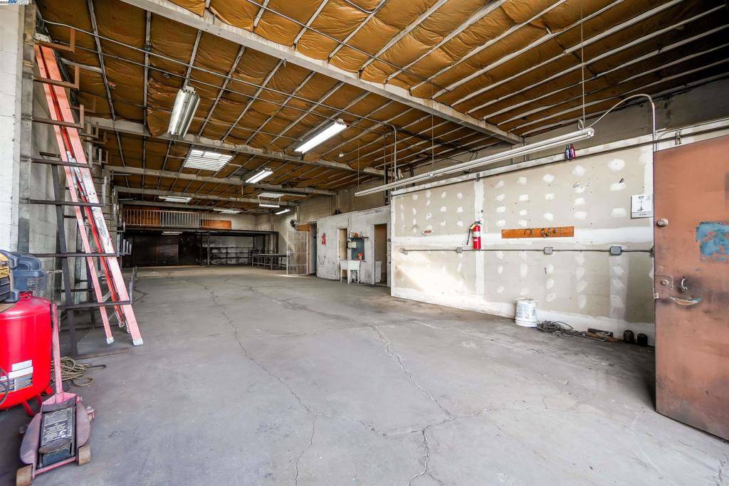 Oakland, CA 94621,954 86Th Ave