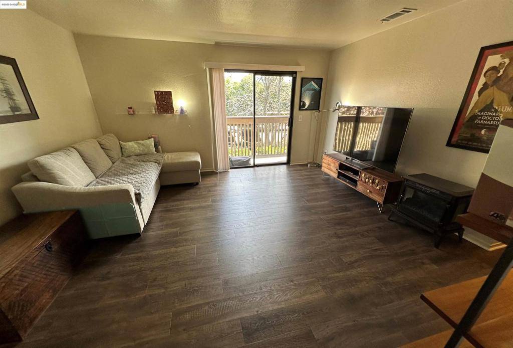 Concord, CA 94520,2398 Walters Way #6