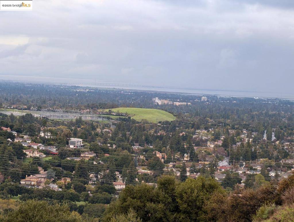 Cupertino, CA 95014,22346 Regnart RD
