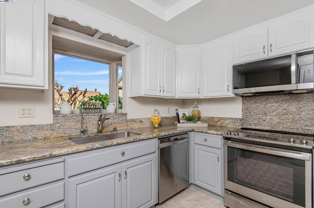 Pleasanton, CA 94566,309 Lone Oak Dr