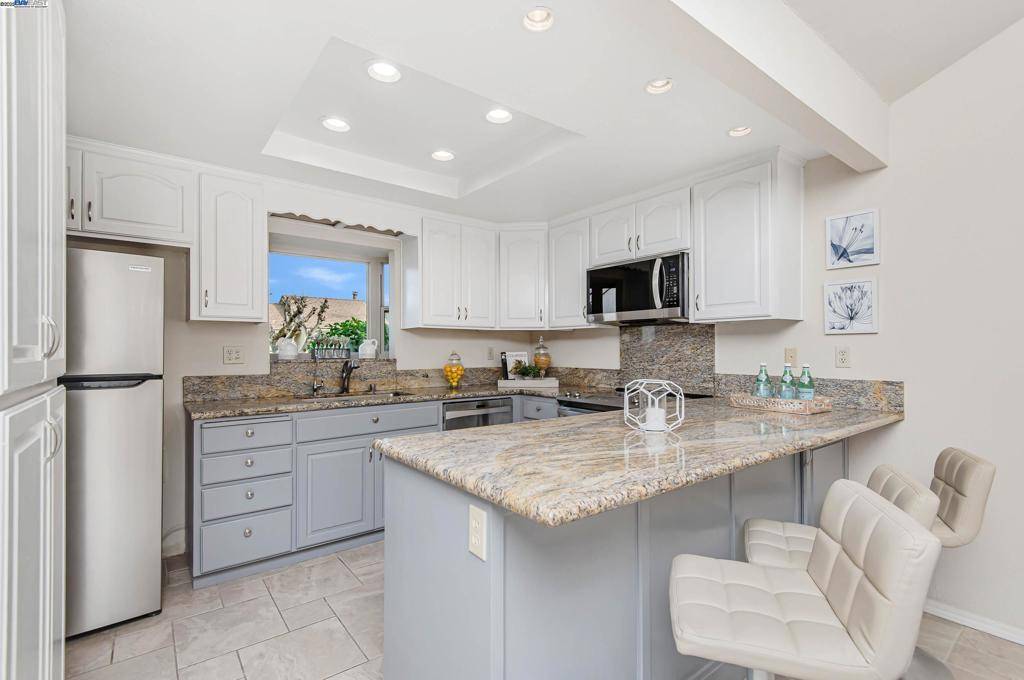 Pleasanton, CA 94566,309 Lone Oak Dr