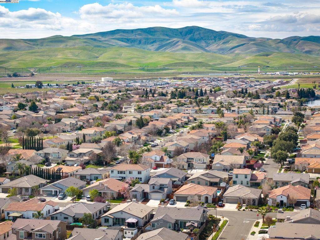 Patterson, CA 95363,115 Lemon Blossom Ln