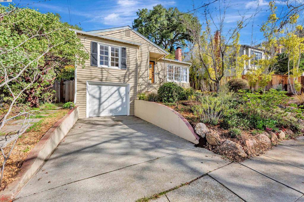 Oakland, CA 94605-5819,135 Marlow Drive