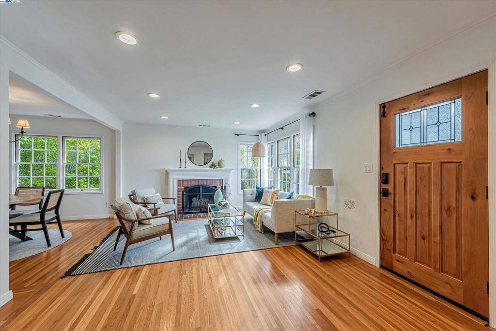 Oakland, CA 94605-5819,135 Marlow Drive