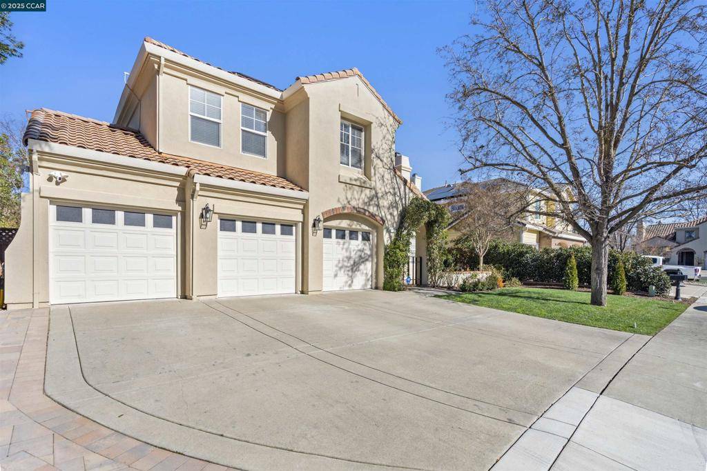 Danville, CA 94506-4414,16 Fieldstone Dr