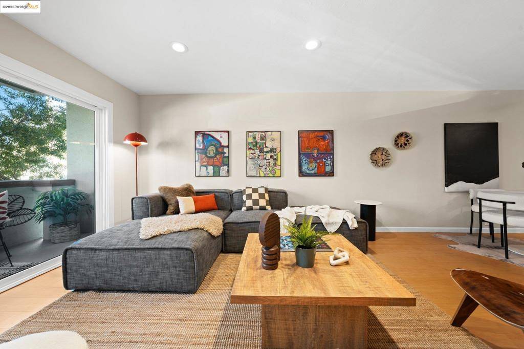 Oakland, CA 94611,127 Bayo Vista #108