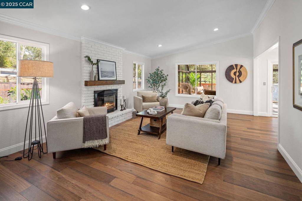 Lafayette, CA 94549-3304,9 Arbor Way