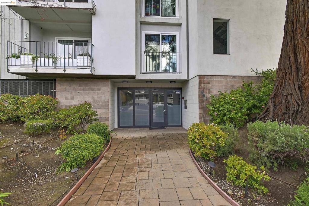 Redwood City, CA 94061,601 Leahy #104