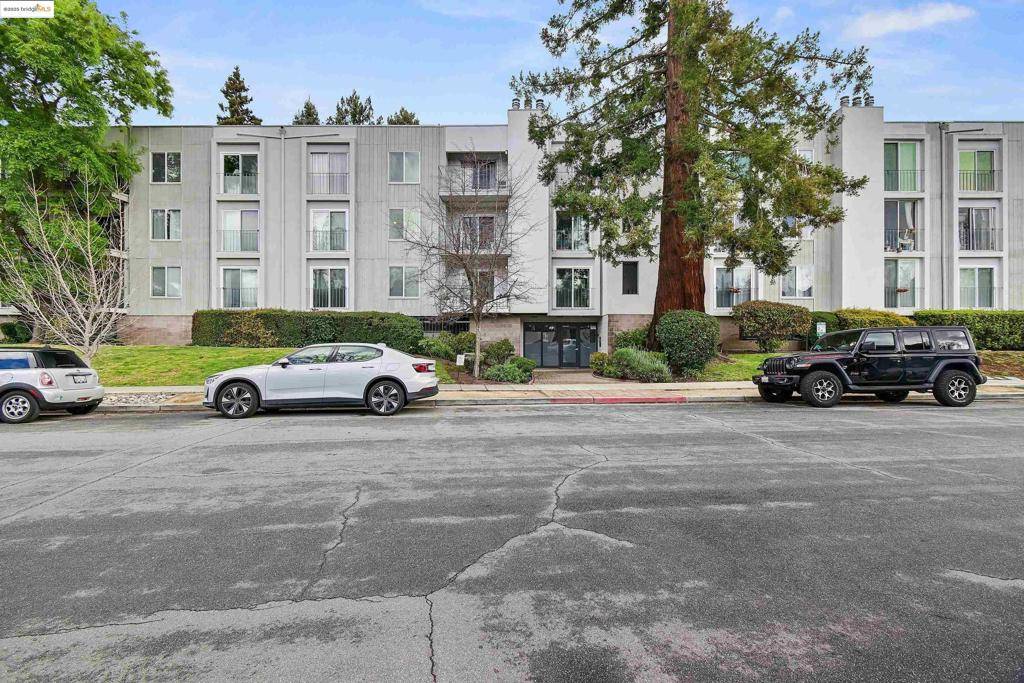 Redwood City, CA 94061,601 Leahy #104