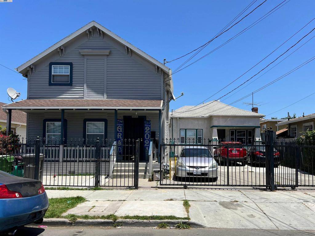 Oakland, CA 94603,9526 Walnut St