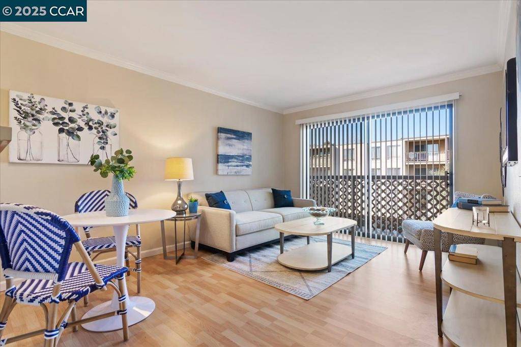 Walnut Creek, CA 94596,440 N Civic Dr #406