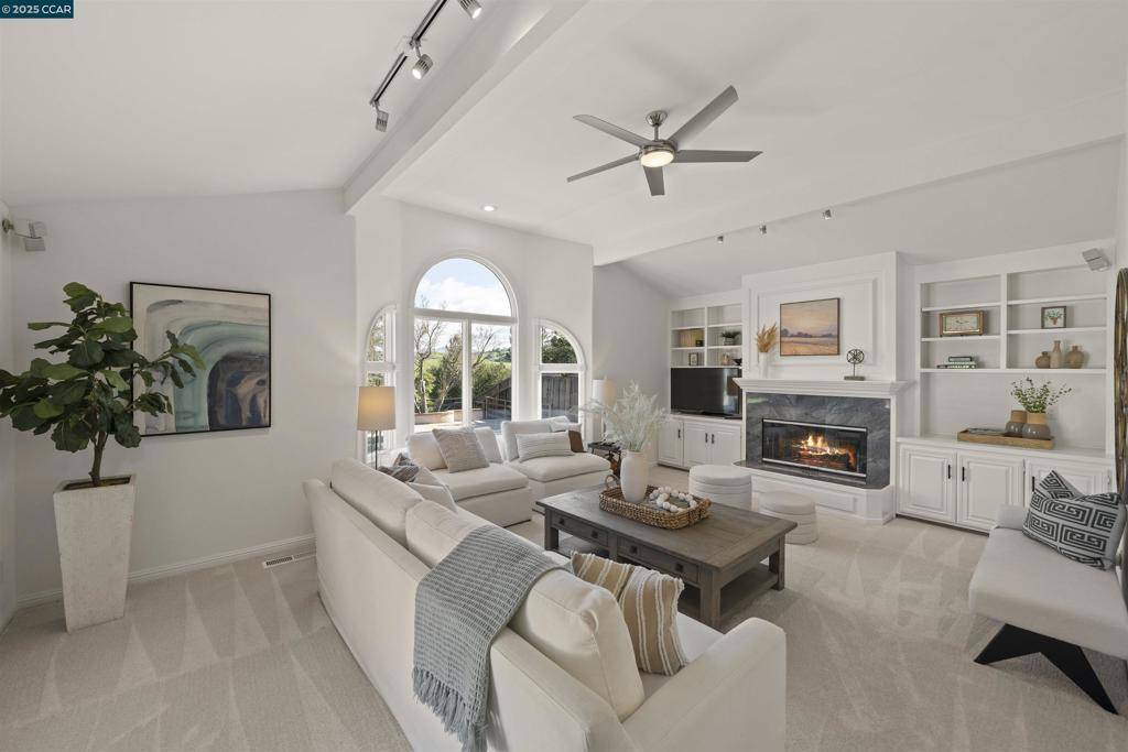 Moraga, CA 94556,345 Birchwood Dr