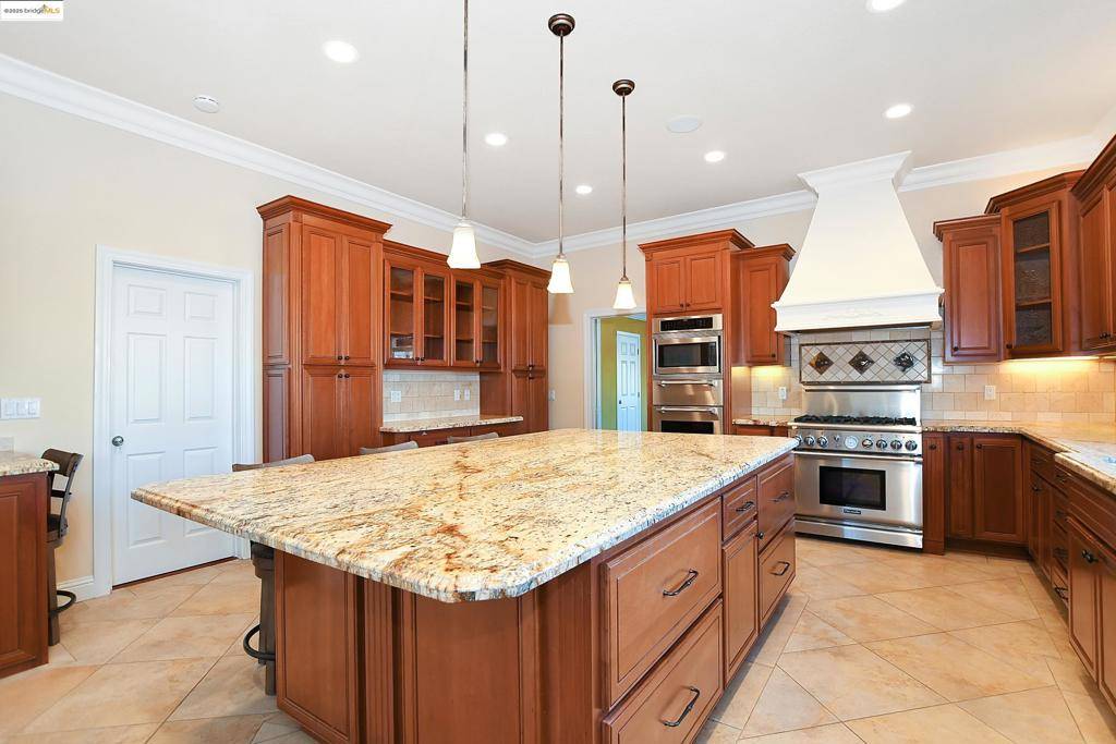 256 Douglas Ln Pleasant Hill, CA 94523