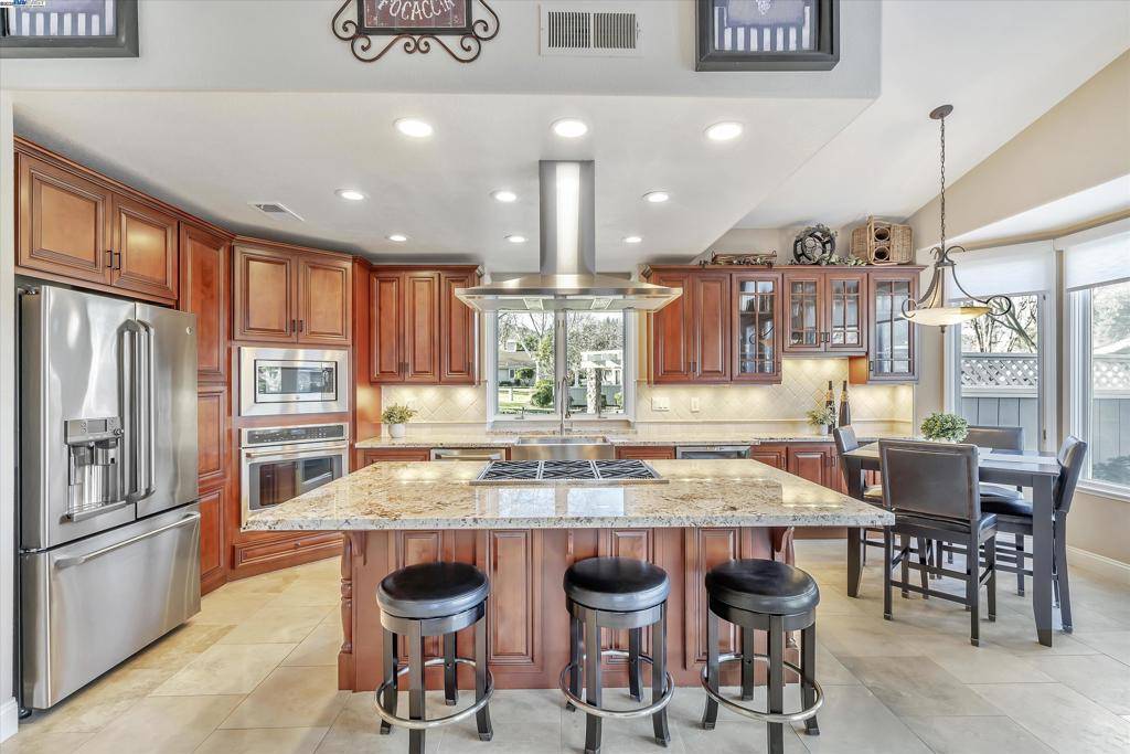 Pleasanton, CA 94588,7903 Riviera Ct