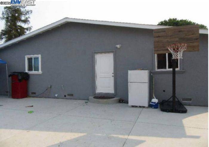 Hayward, CA 94544,29181 Ruus Rd