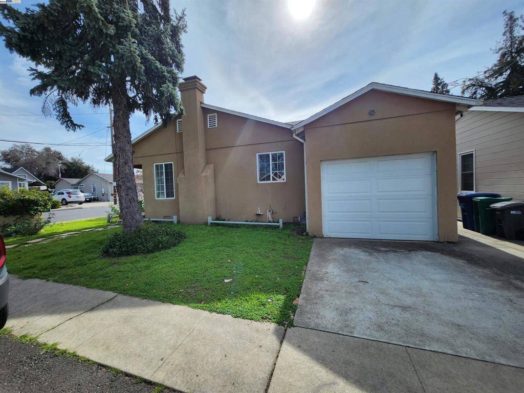 Hayward, CA 94541,22561 Pearl Ave