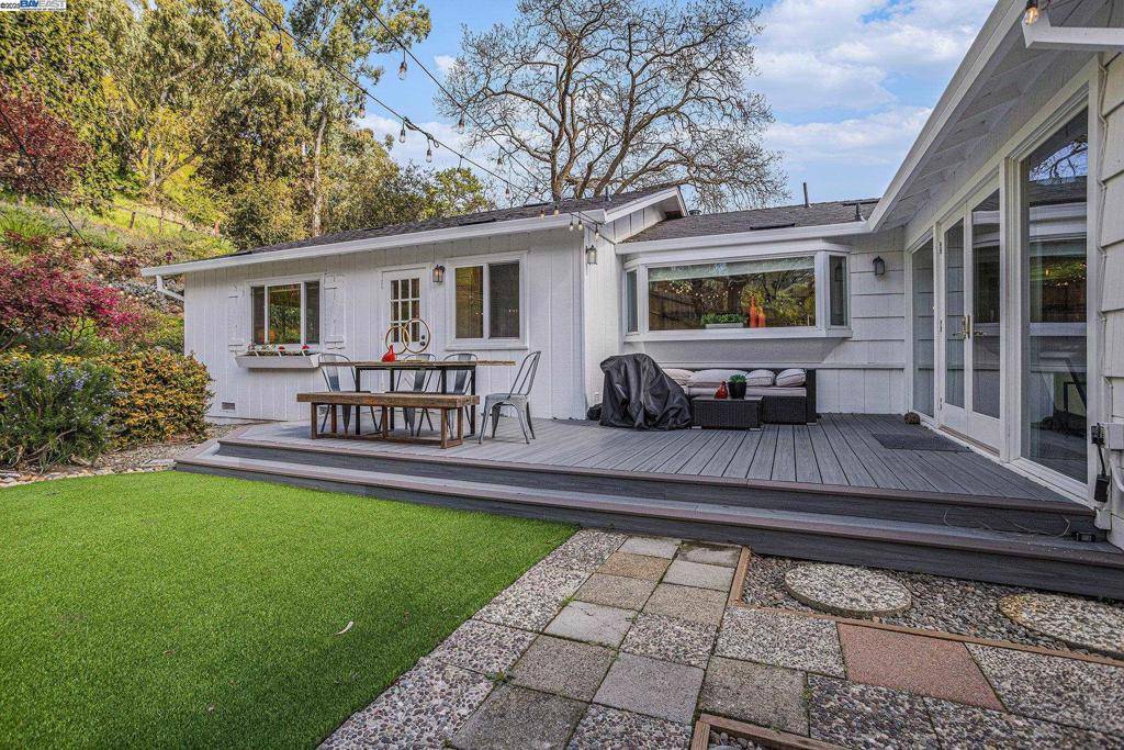 Walnut Creek, CA 94597,1592 SPRINGBROOK RD