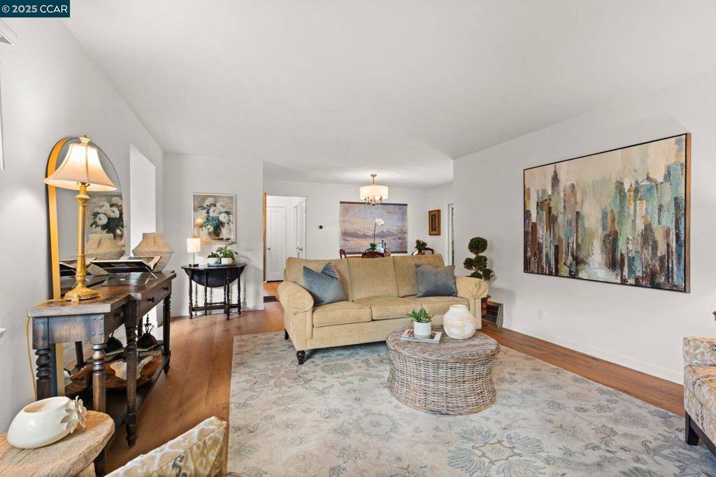 Walnut Creek, CA 94595-2319,1984 MAGNOLIA WAY