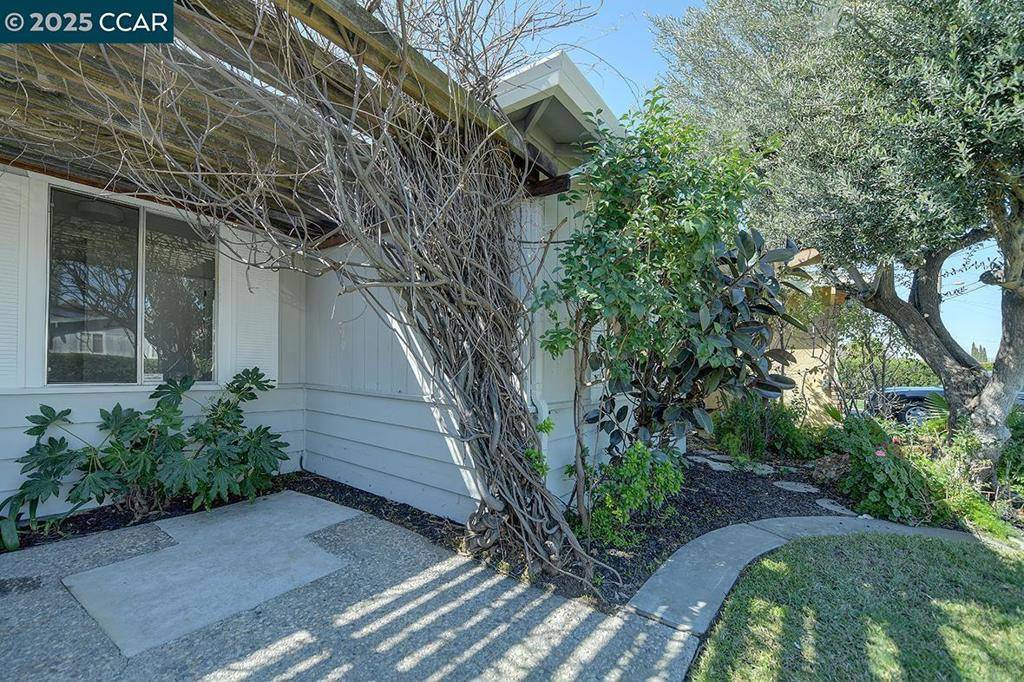 Antioch, CA 94509,108 E Lake Dr