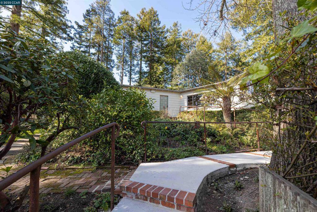 Berkeley, CA 94708-1234,636 Woodmont