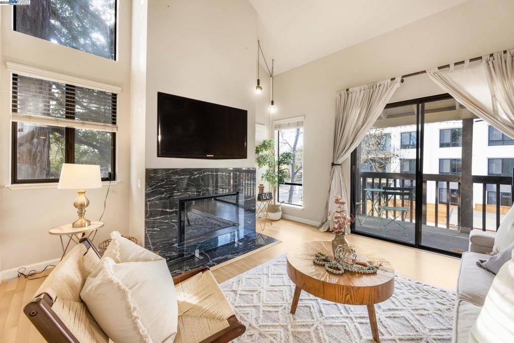 Pleasant Hill, CA 94523,99 Cleaveland Rd #2