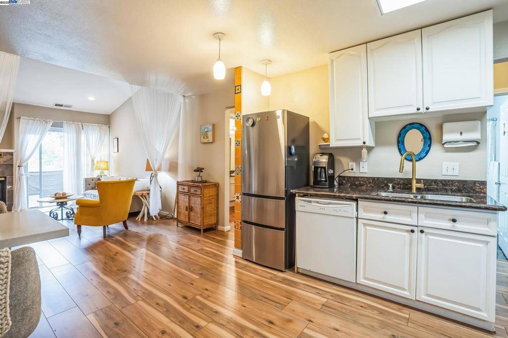 Hayward, CA 94541-3205,22537 Center Street