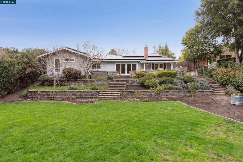 Moraga, CA 94556,1112 Sanders Dr