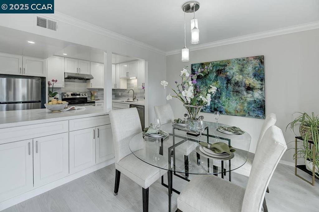 Walnut Creek, CA 94595-2422,1443 Rockledge Ln #6