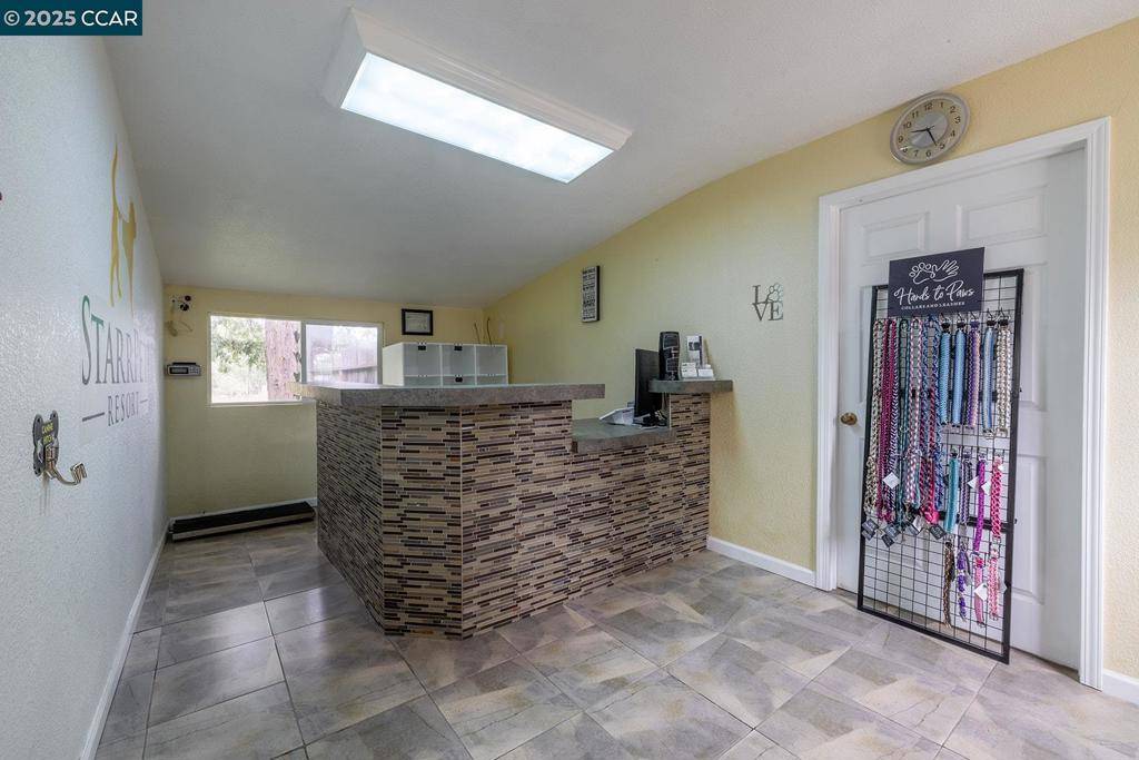 Windsor, CA 95492,7050 Starr Rd