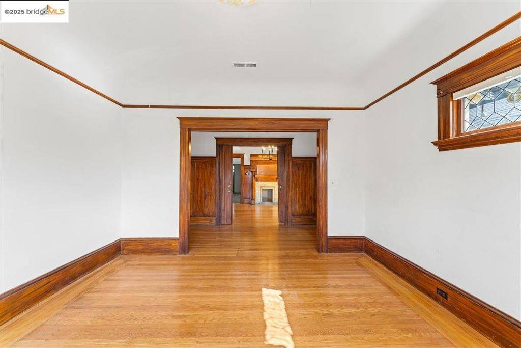 Oakland, CA 94601,4076 Santa Rita St