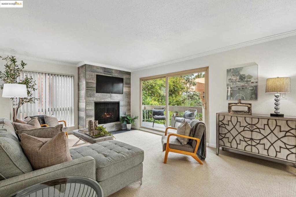 Oakland, CA 94611,66 Fairmount Ave #319