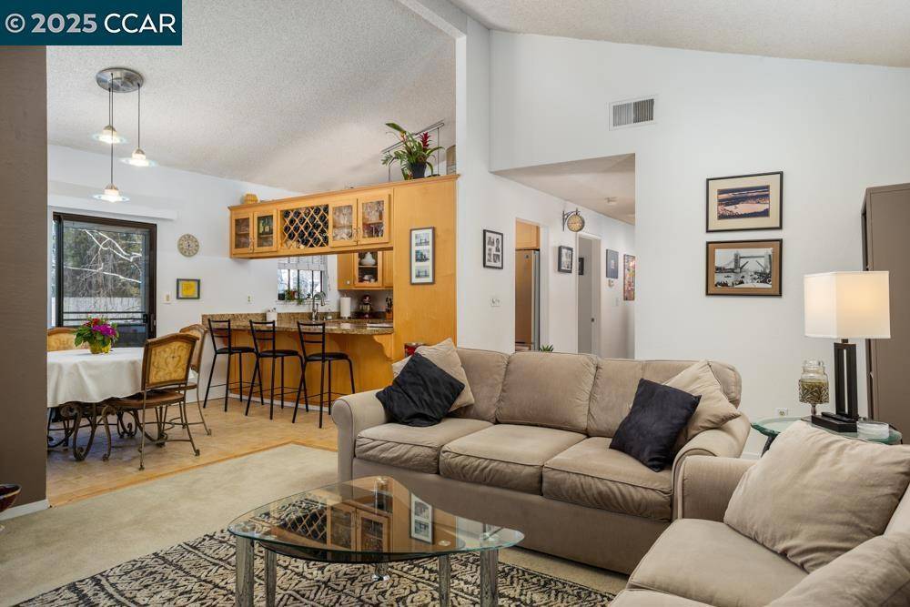Martinez, CA 94553,1086 Maywood Ln