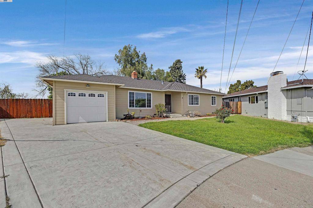 Antioch, CA 94509,5 Stillwell Cir
