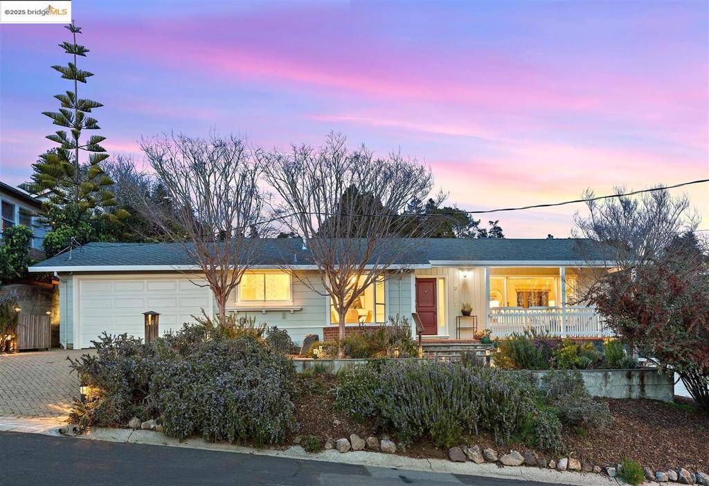 Kensington, CA 94707,19 Anson Way