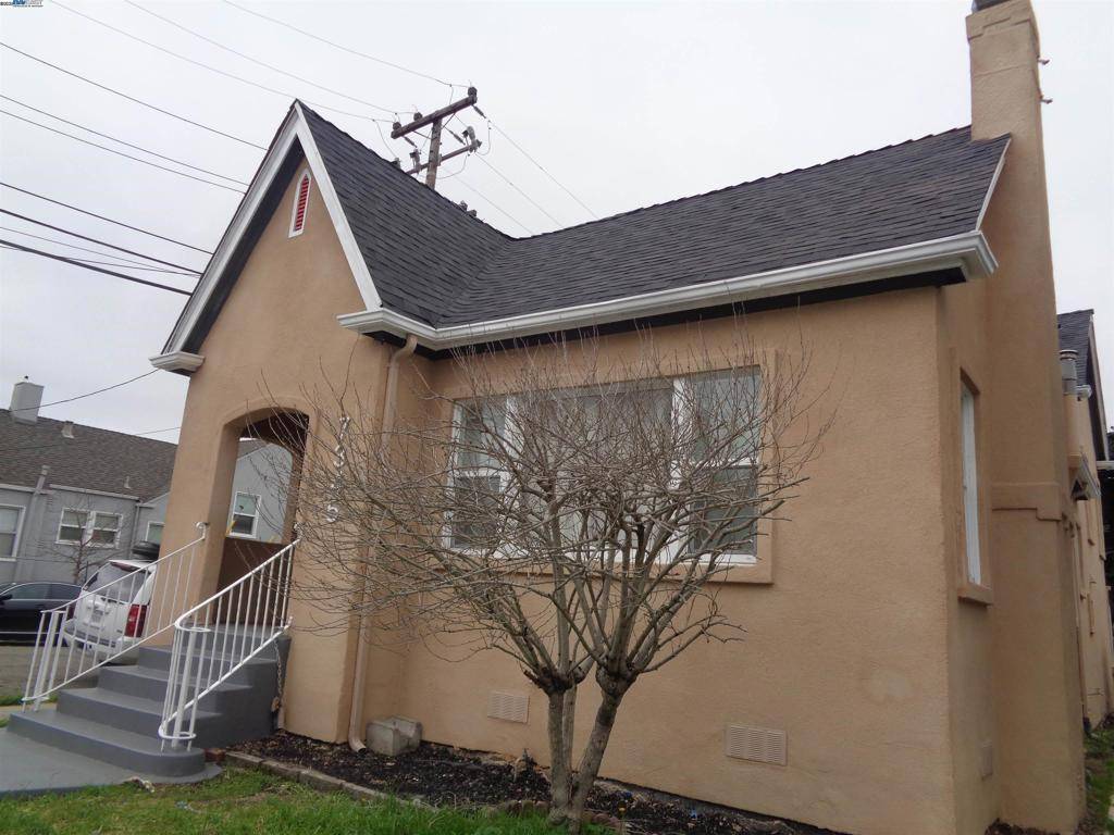 Oakland, CA 94621,7345 Holly St