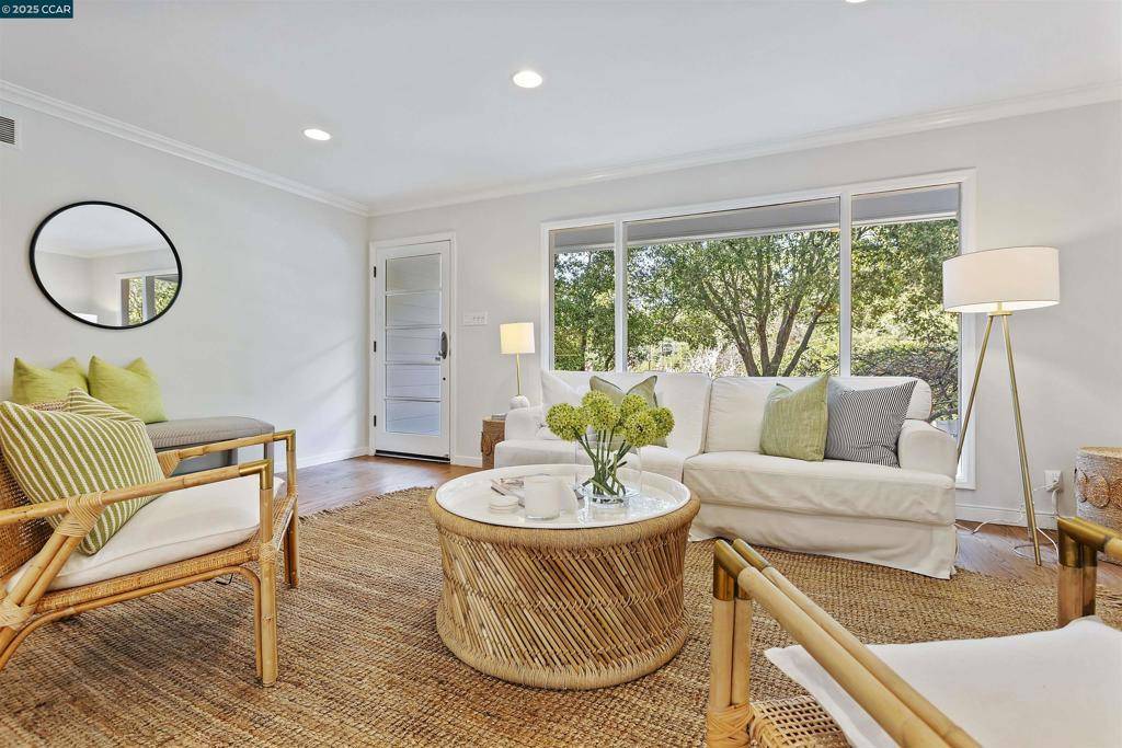 Orinda, CA 94563,1 Via Floreado