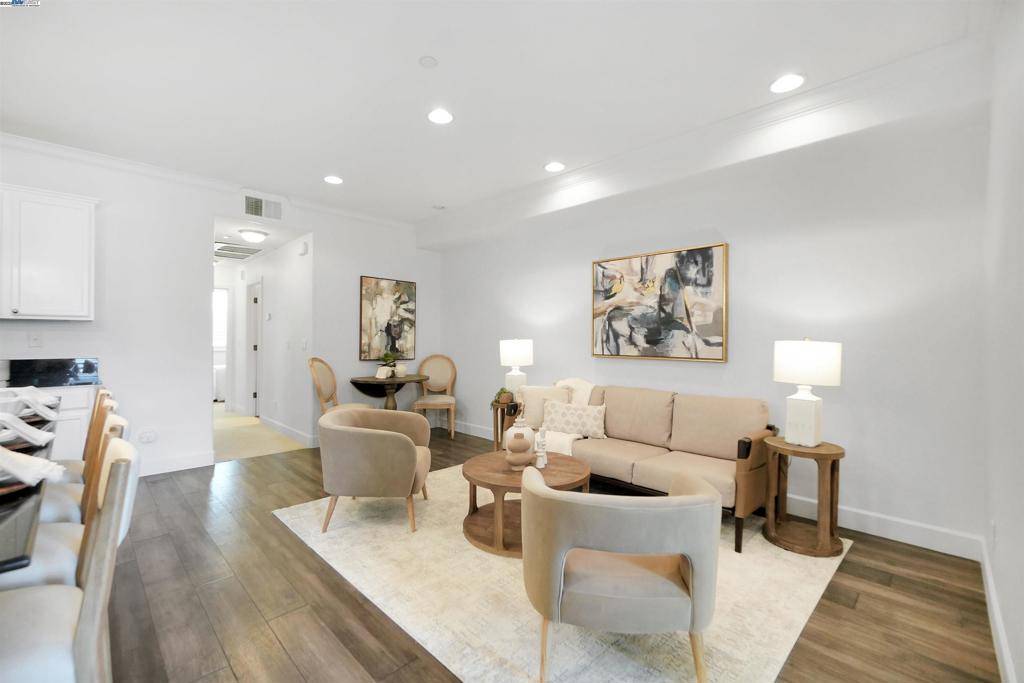 San Ramon, CA 94583,4704 Norris Canyon Rd #204