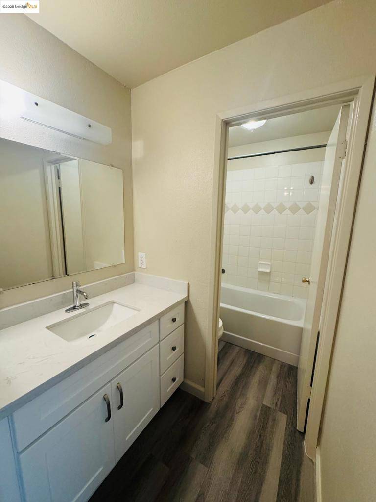 Concord, CA 94518,1076 Mohr Ln #B