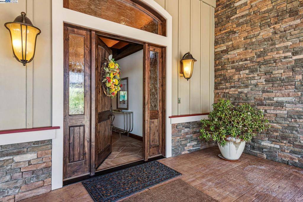 Pleasanton, CA 94566,6002 Alisal St