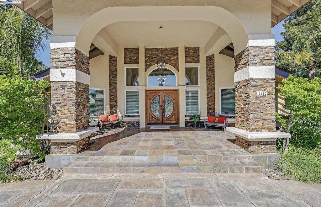 Pleasanton, CA 94588,3693 Mohr Ave